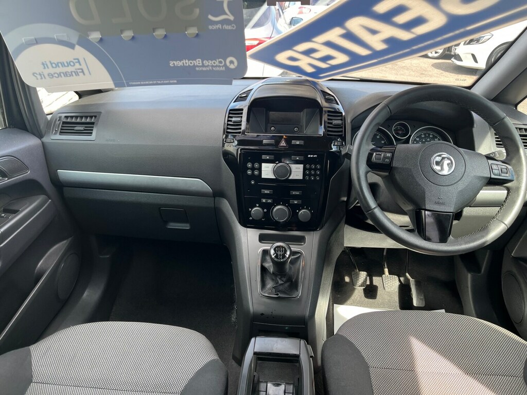 Vauxhall Zafira Mpv Red #11