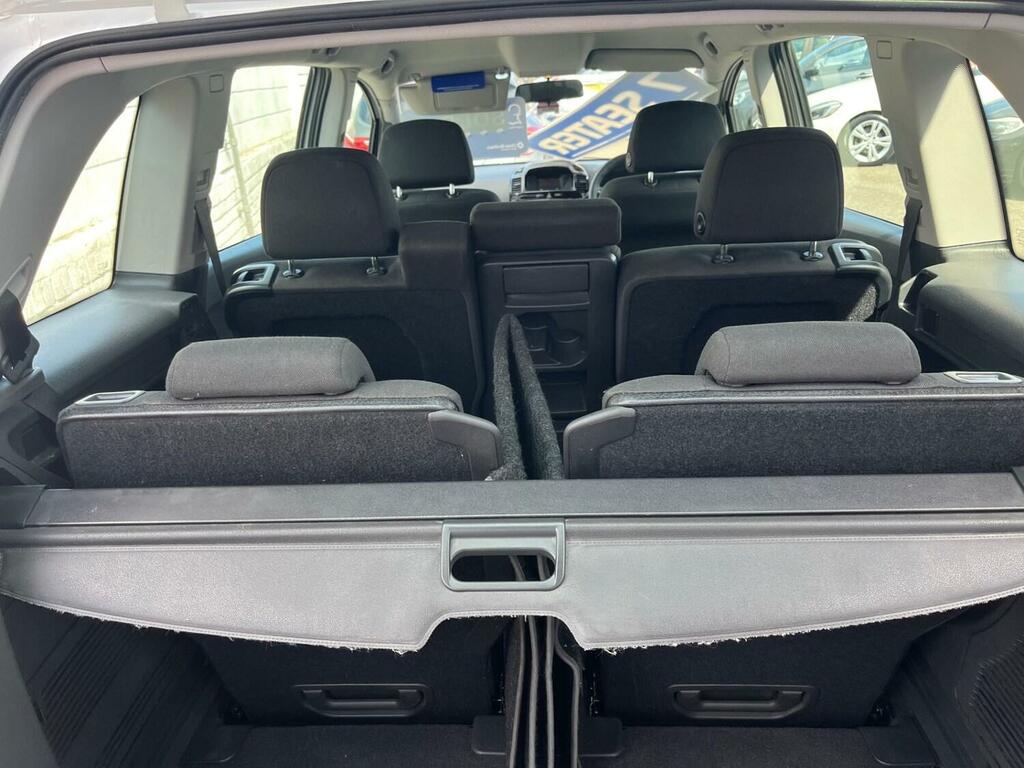 Vauxhall Zafira Mpv Red #8