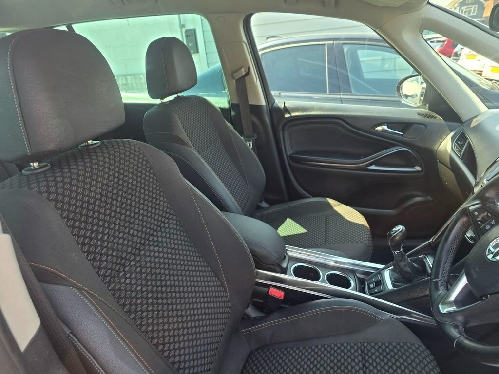 Vauxhall Zafira 1.4T Design  #10