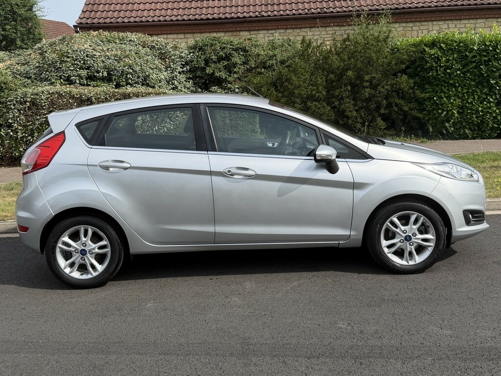 Ford Fiesta 1.3 Zetec 201565 Silver #2