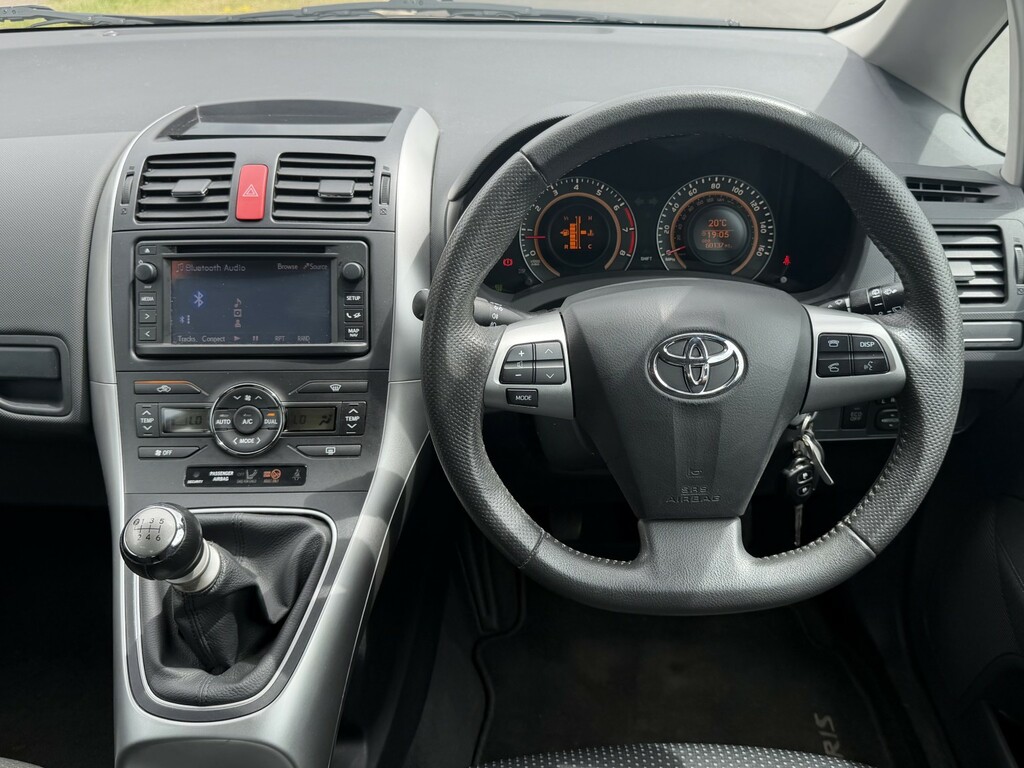 Toyota Auris 1.3L Vvt-i Colour Collection Blue #16