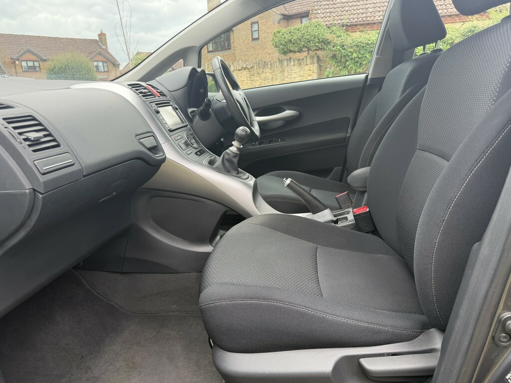 Toyota Auris 1.3L Vvt-i Colour Collection Blue #11