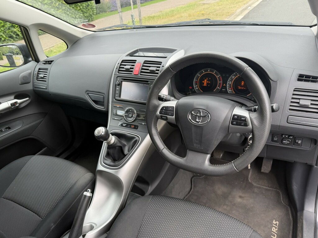 Toyota Auris 1.3L Vvt-i Colour Collection Blue #10