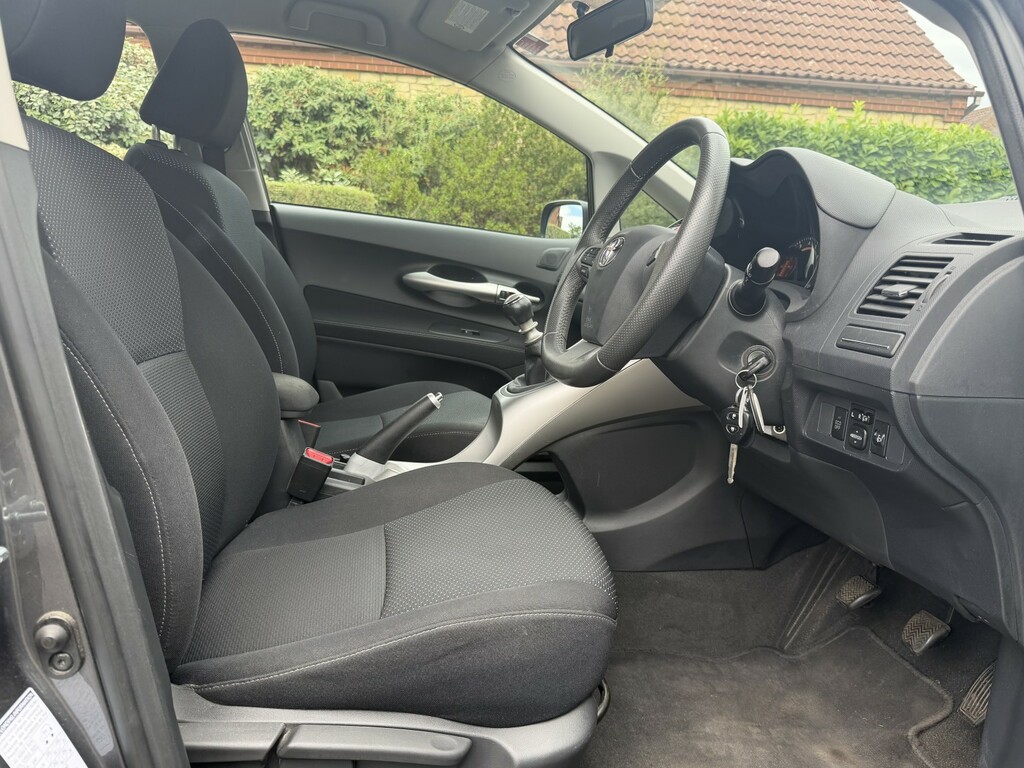 Toyota Auris 1.3L Vvt-i Colour Collection Blue #9