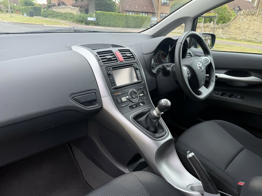 Toyota Auris 1.3L Vvt-i Colour Collection Blue #12