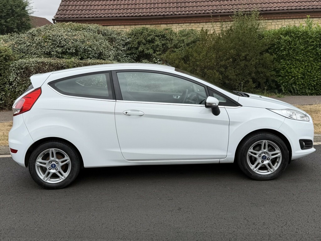 Ford Fiesta 1.3 Zetec 201313 SA13NJE White #3