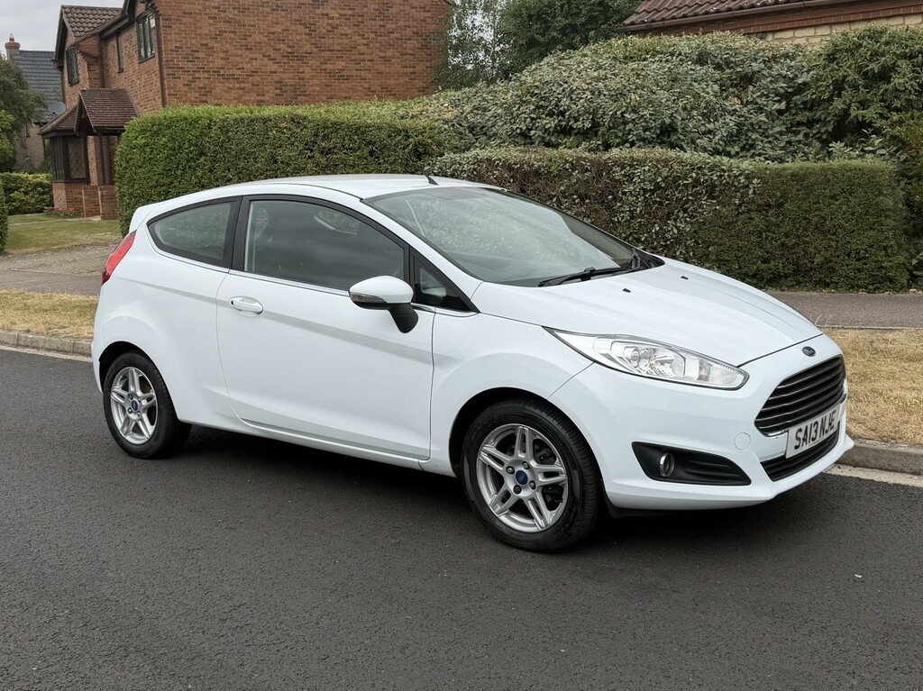 Ford Fiesta 1.3 Zetec 201313 SA13NJE White #2