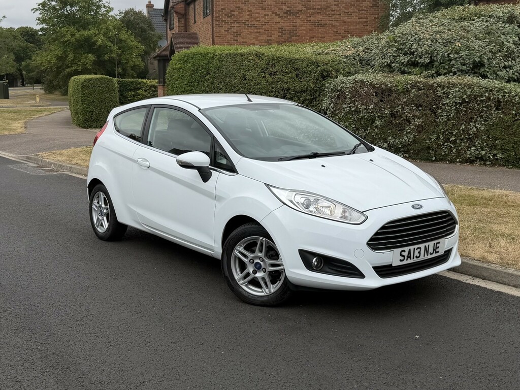 Ford Fiesta 1.3 Zetec 201313 White