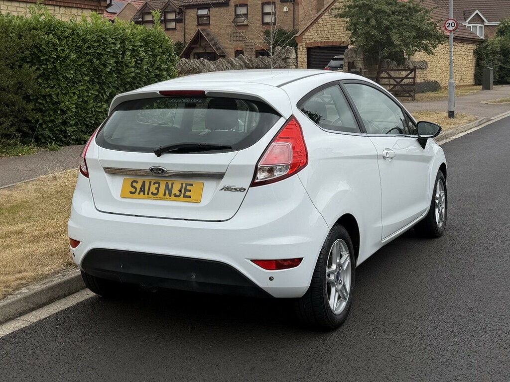 Ford Fiesta 1.3 Zetec 201313 SA13NJE White #4