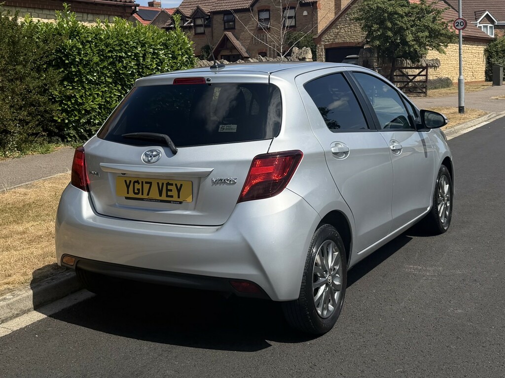 Toyota Yaris 1.3 Dual Vvt-i Icon 201717 YG17VEY Silver #4