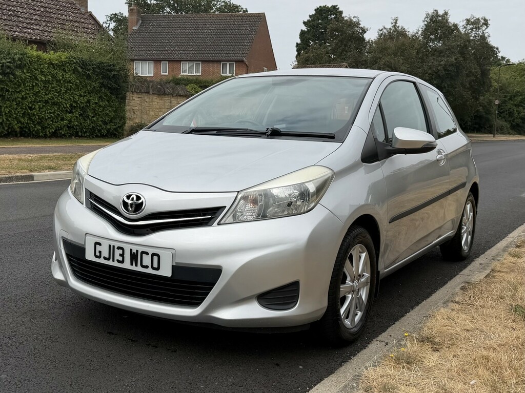 Toyota Yaris Hatchback White #7