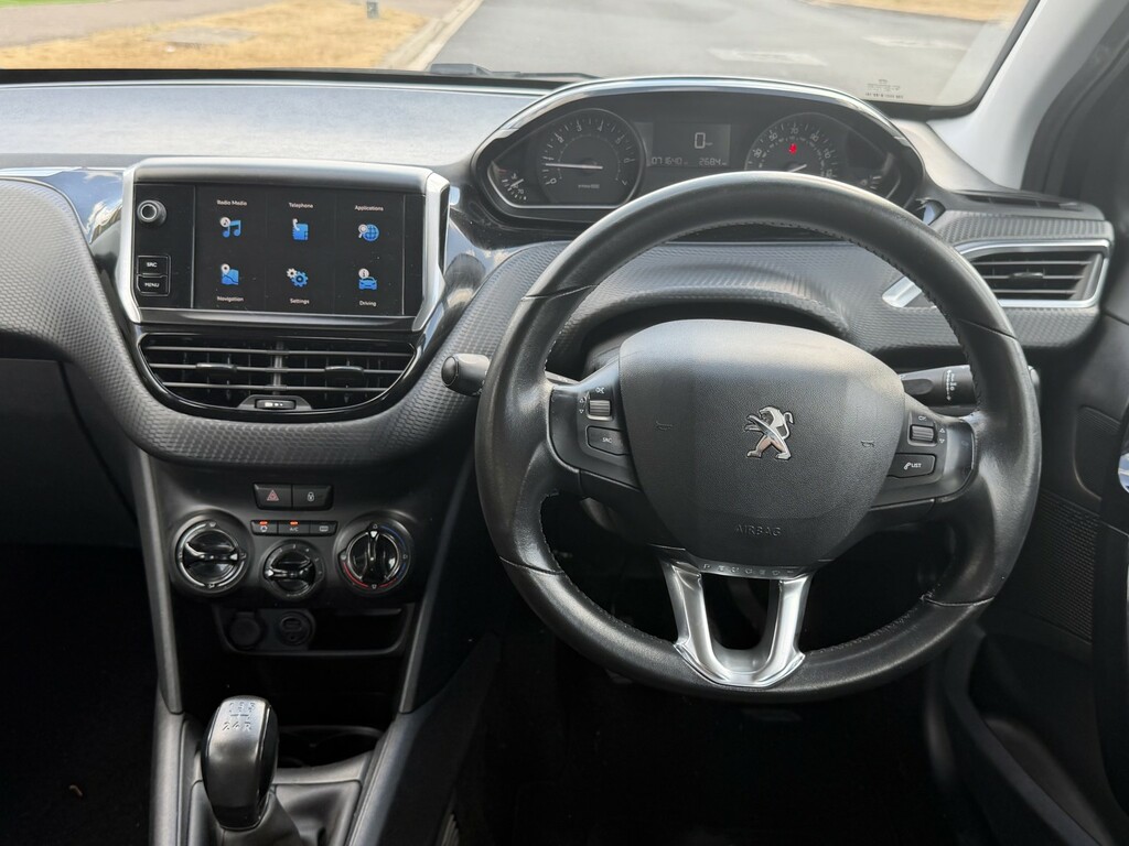 Peugeot 208 Black #16