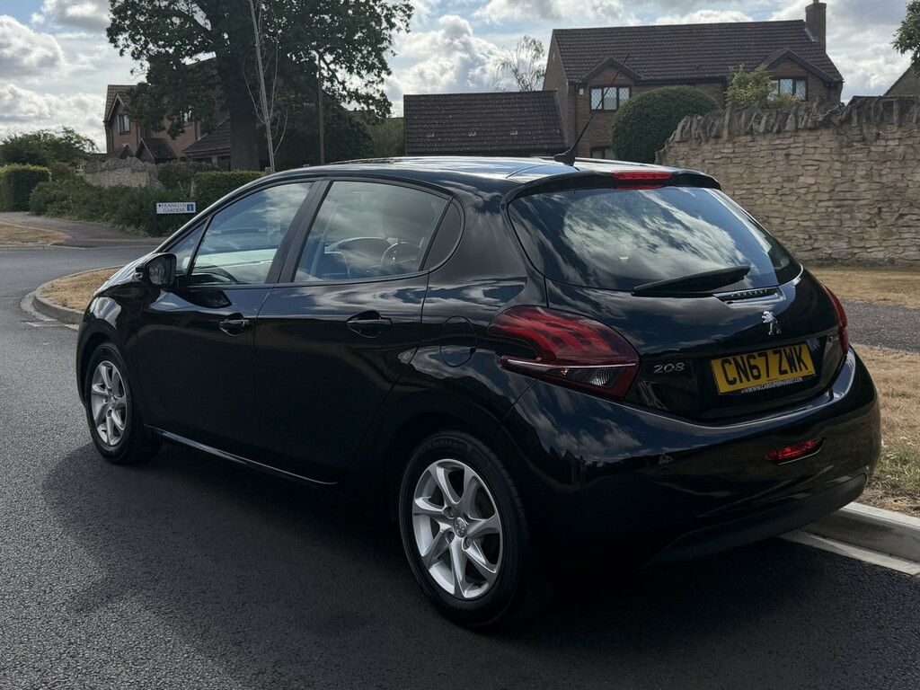 Peugeot 208 1.2 Puretech Active Black #6