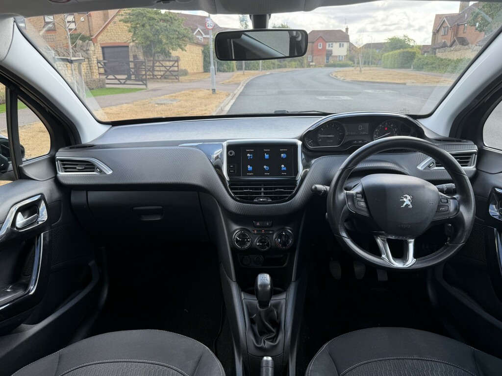 Peugeot 208 Black #15