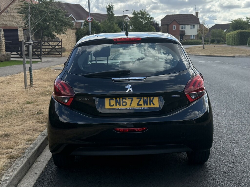 Peugeot 208 1.2 Puretech Active Black #4