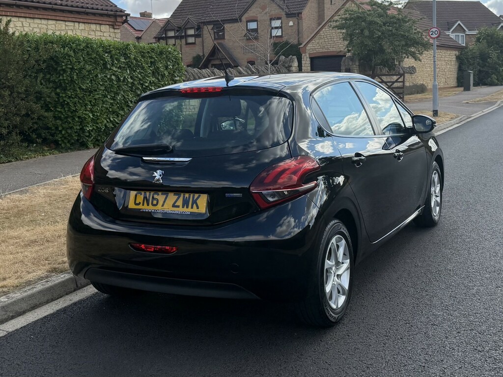 Peugeot 208 1.2 Puretech Active Black #5
