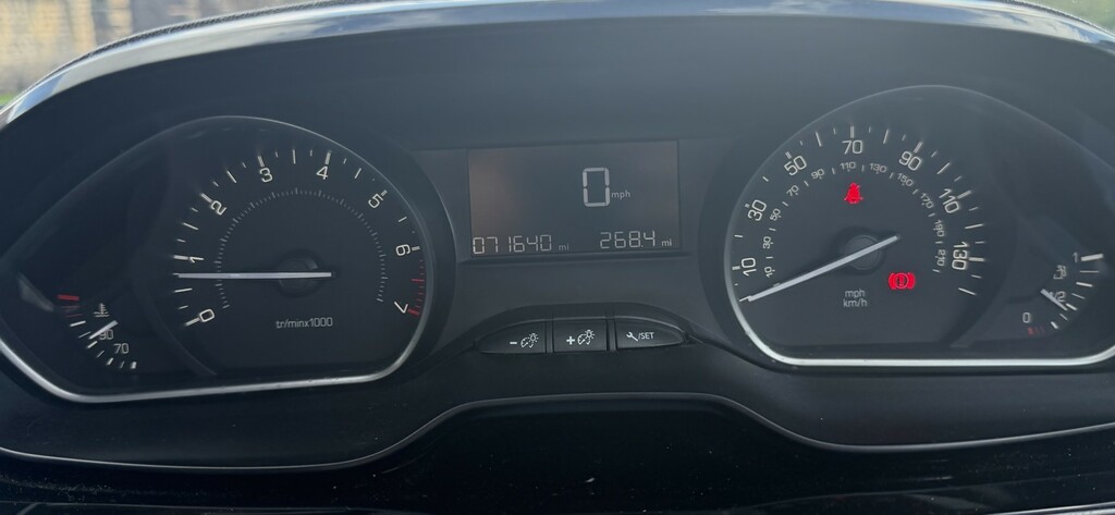 Peugeot 208 Black #17