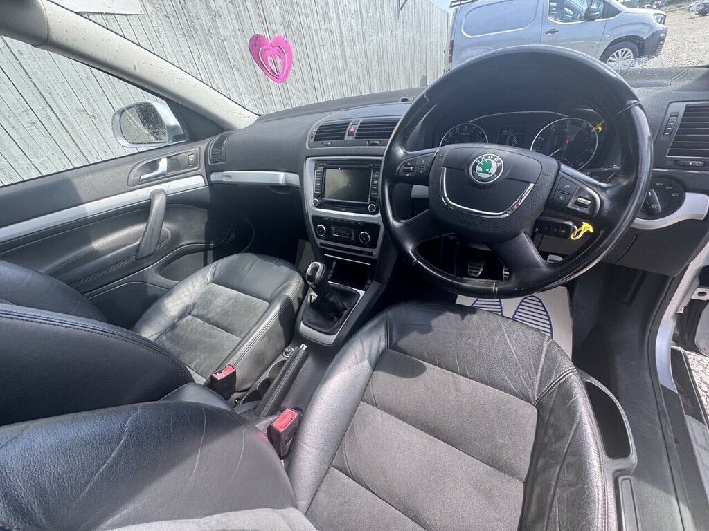 Skoda Octavia Estate 2.0 Tfsi Vrs Dsg Euro 5 201161 White #17