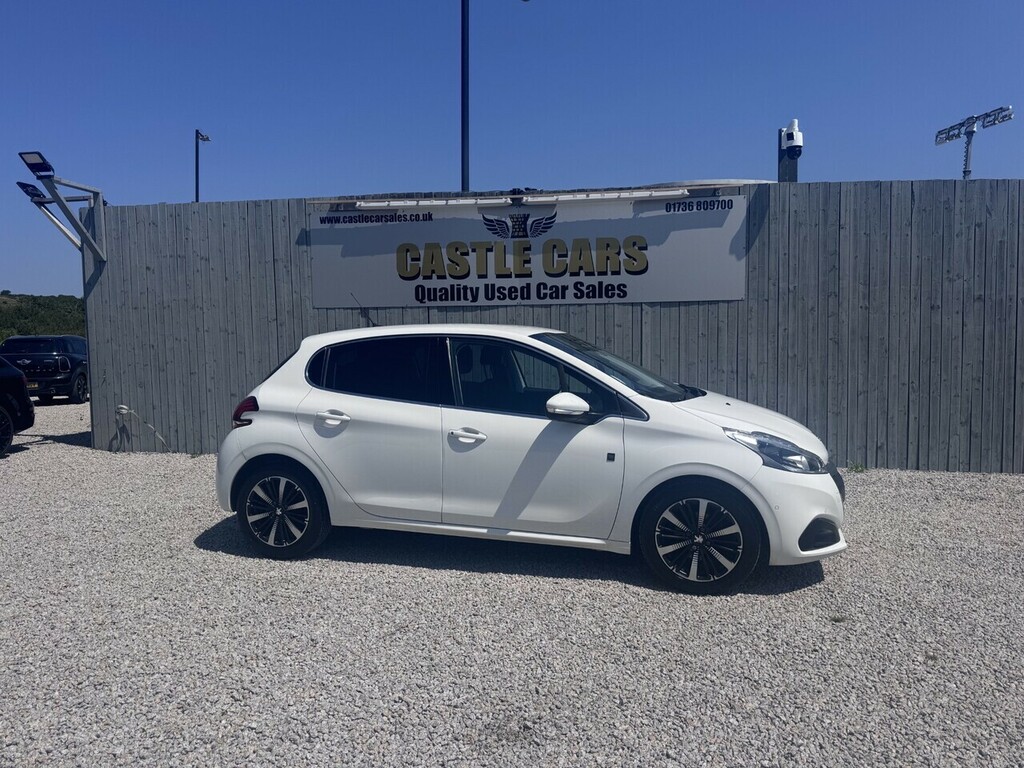 Peugeot 208 Puretech Tech Edition White