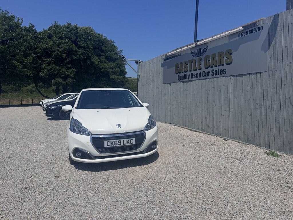 Peugeot 208 Puretech Tech Edition White #5