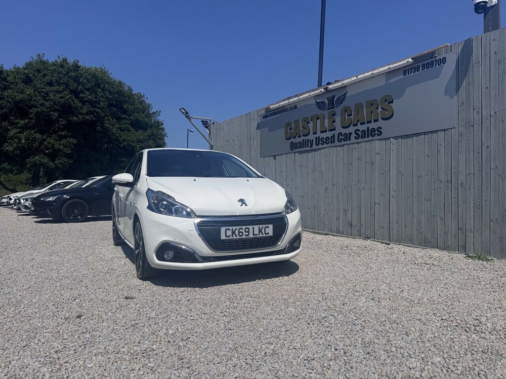 Peugeot 208 Puretech Tech Edition White #3