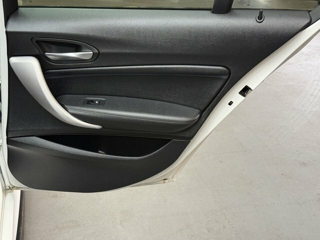 BMW 1 Series 118I 1.5 Se Business Navservotronic Black #18