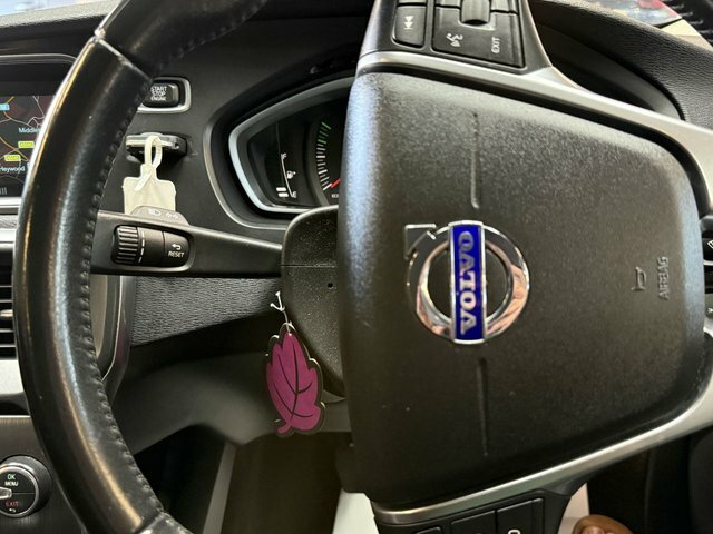 Volvo V40 D3 R-design Blue #28