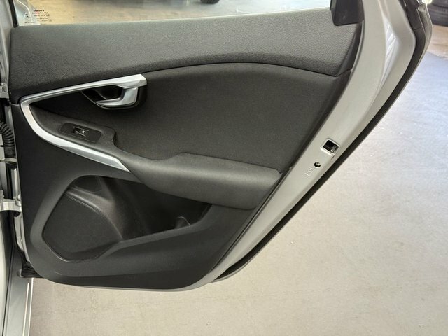 Volvo V40 D3 R-design Blue #13
