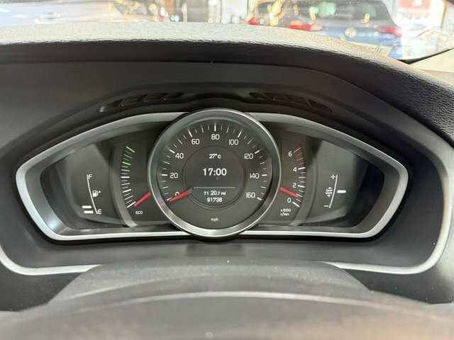 Volvo V40 D3 R-design Blue #9