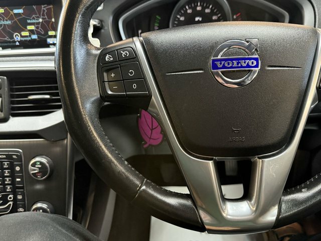 Volvo V40 D3 R-design Blue #30