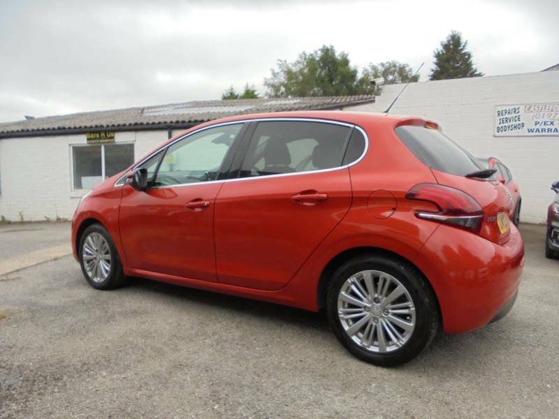 Peugeot 208 1.2 Puretech 82 Allure Orange #3