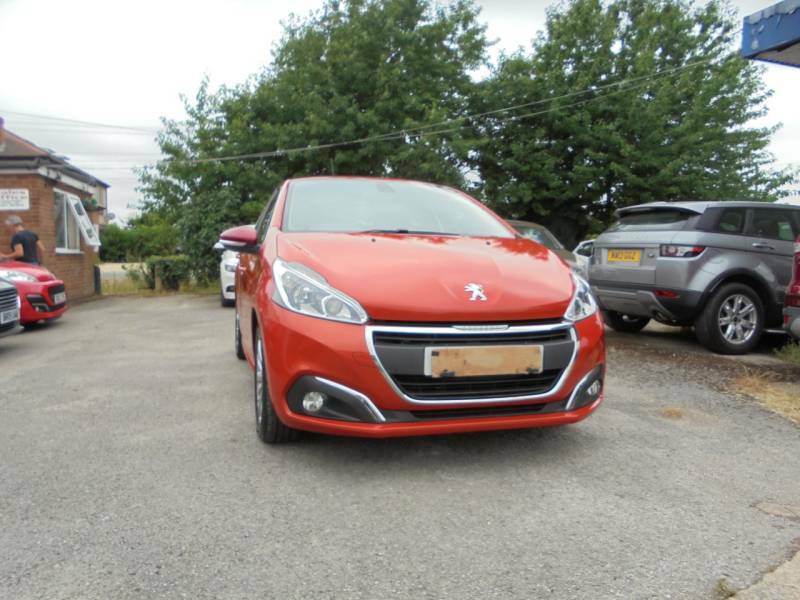 Peugeot 208 1.2 Puretech 82 Allure Orange