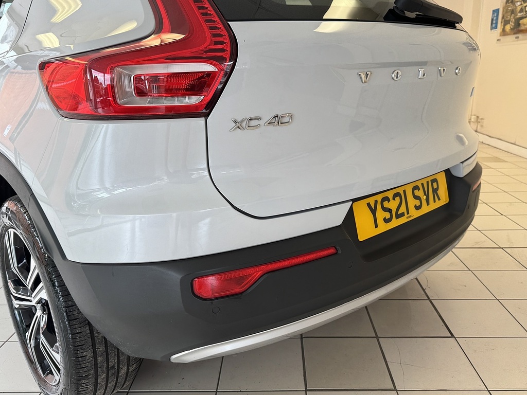 Volvo XC40 1.5 T3 163 Inscription Geartronic Red #10