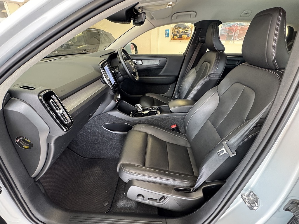 Volvo XC40 1.5 T3 163 Inscription Geartronic Red #18