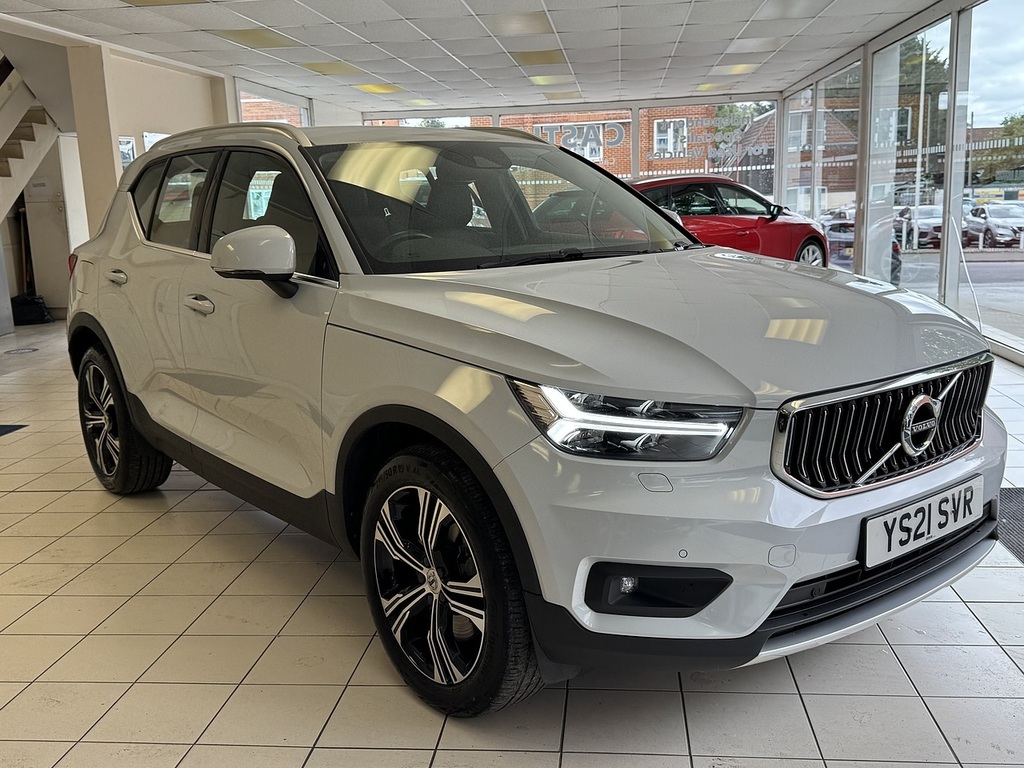 Volvo XC40 H T5 Twin Engine Inscription Pro U6452 Ulez Silver