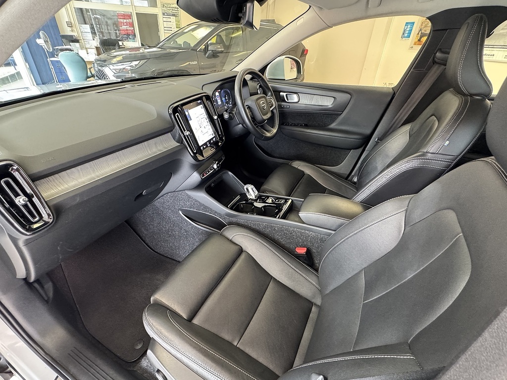 Volvo XC40 1.5 T3 163 Inscription Geartronic Red #17