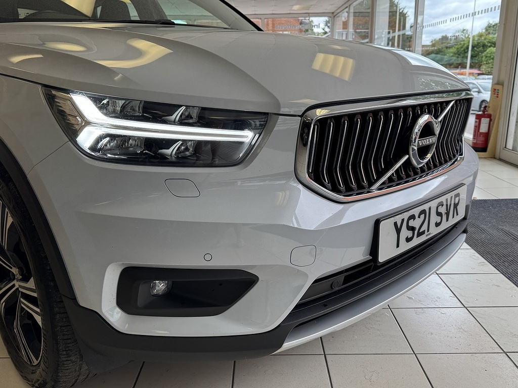 Volvo XC40 1.5 T3 163 Inscription Geartronic Red #8