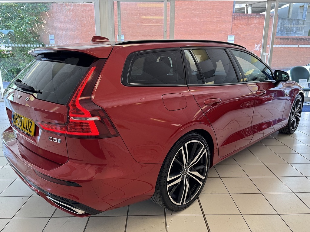 Volvo V60 D3 R-design U6453 Ulez Red