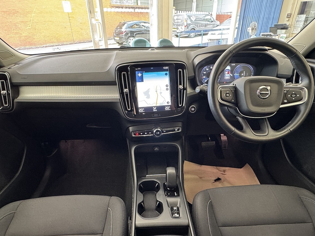 Volvo XC40 H T4 Core U6457 Ulez CU22KWO Black #2