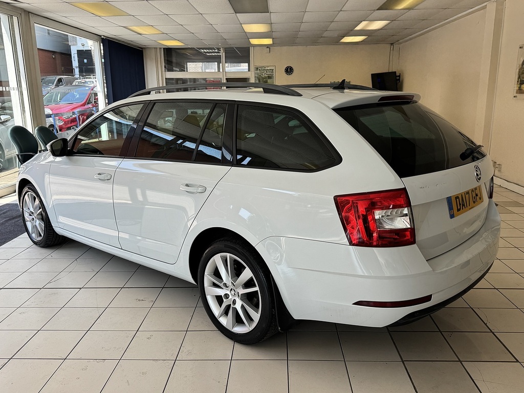 Skoda Octavia Tdi Se L U6467 Ulez White #5