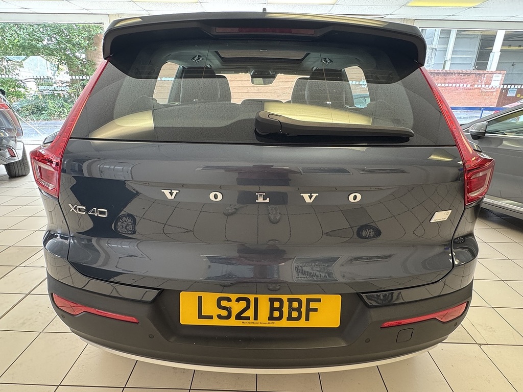 Volvo XC40 H T5 Twin Engine Inscription Pro U6475 Ulez Blue #4