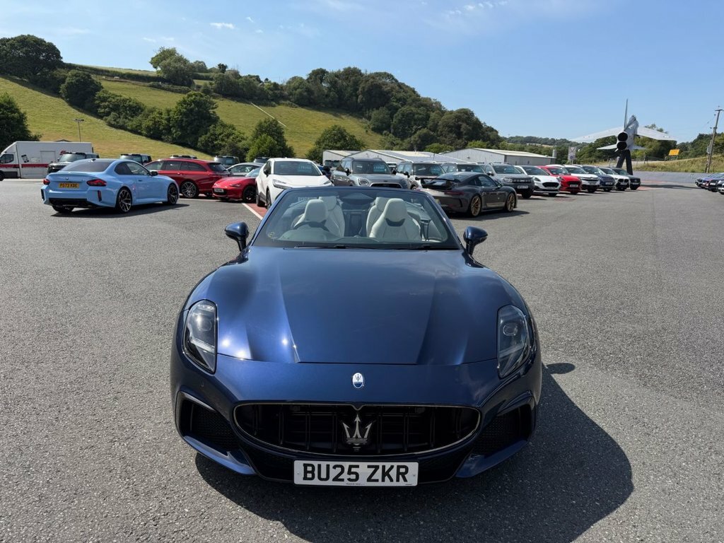 Maserati GranCabrio 3L Trofeo Blue