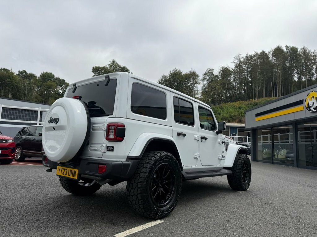 Jeep Wrangler 2L Overland White #4