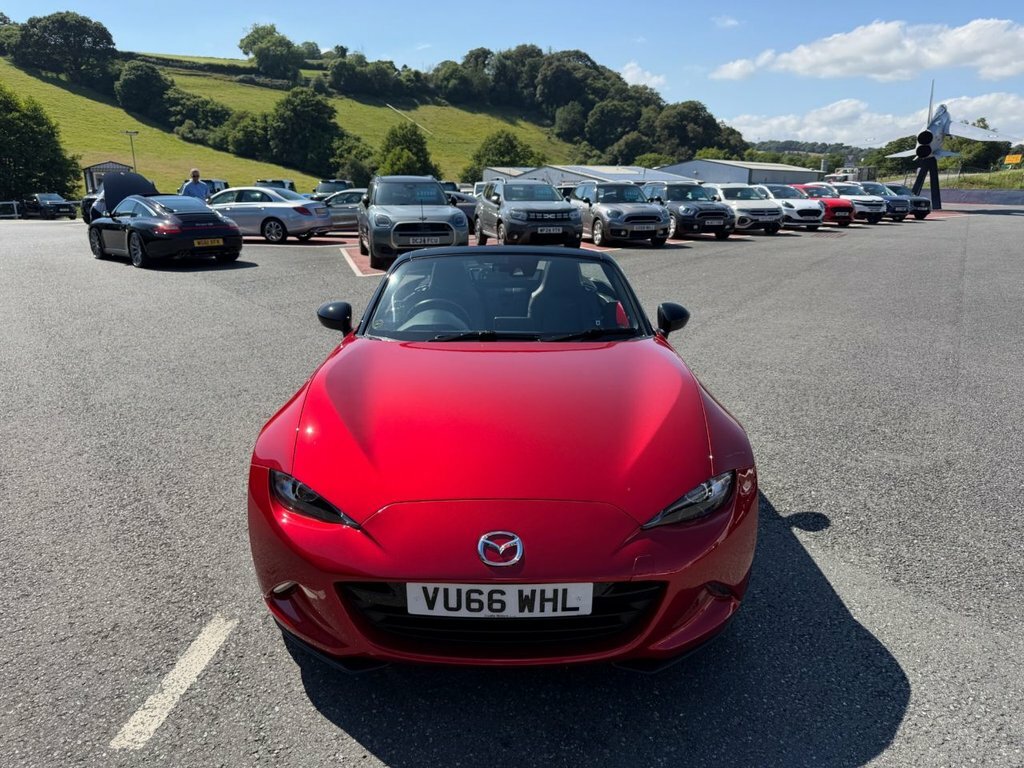 Mazda MX-5 2L Sport Nav VU66WHL Red