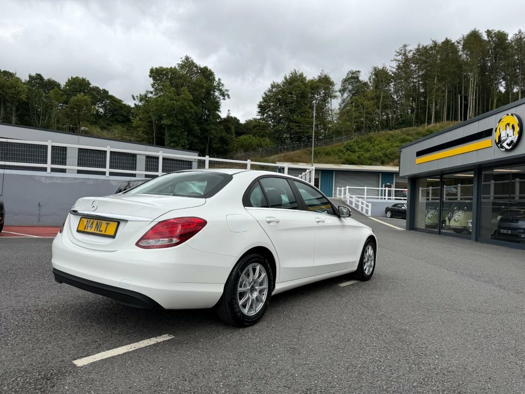 Mercedes-Benz C Class 2.1L Se White #5