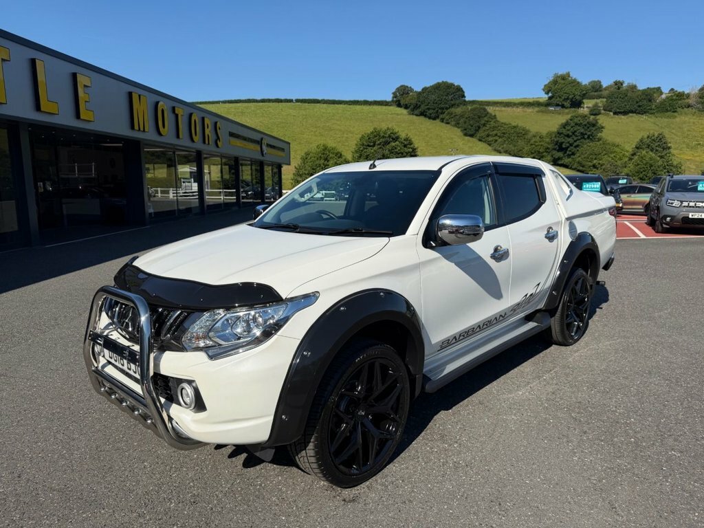 Mitsubishi L200 2.4L Dc Barbarian White #3
