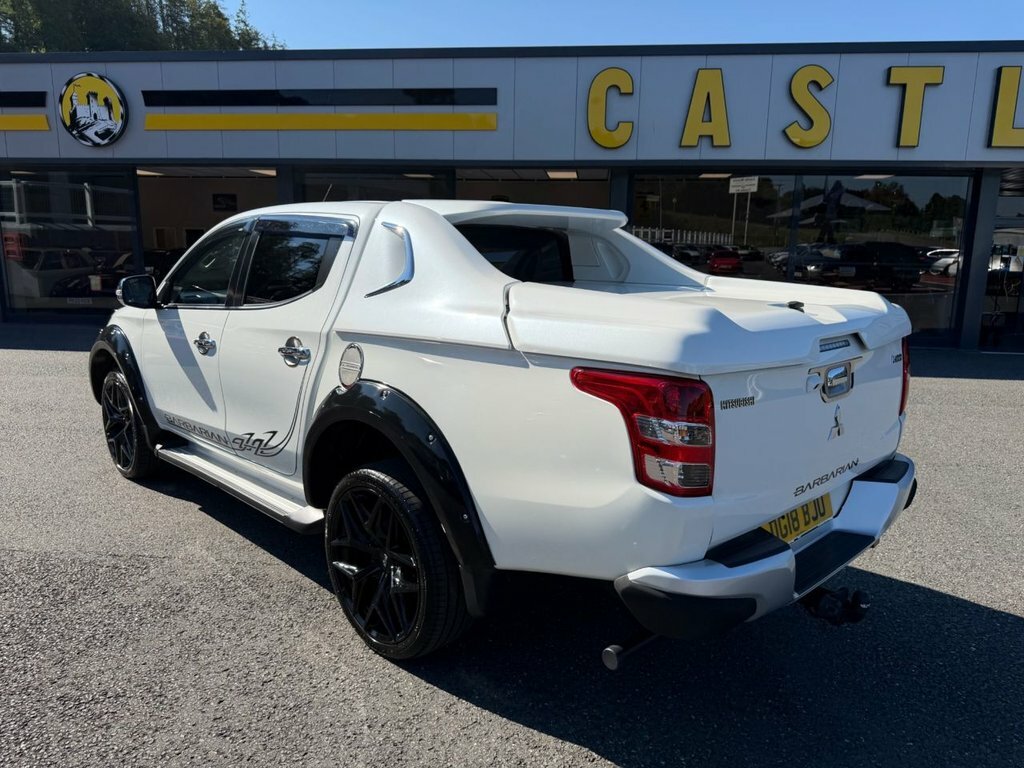 Mitsubishi L200 2.4L Dc Barbarian White #5