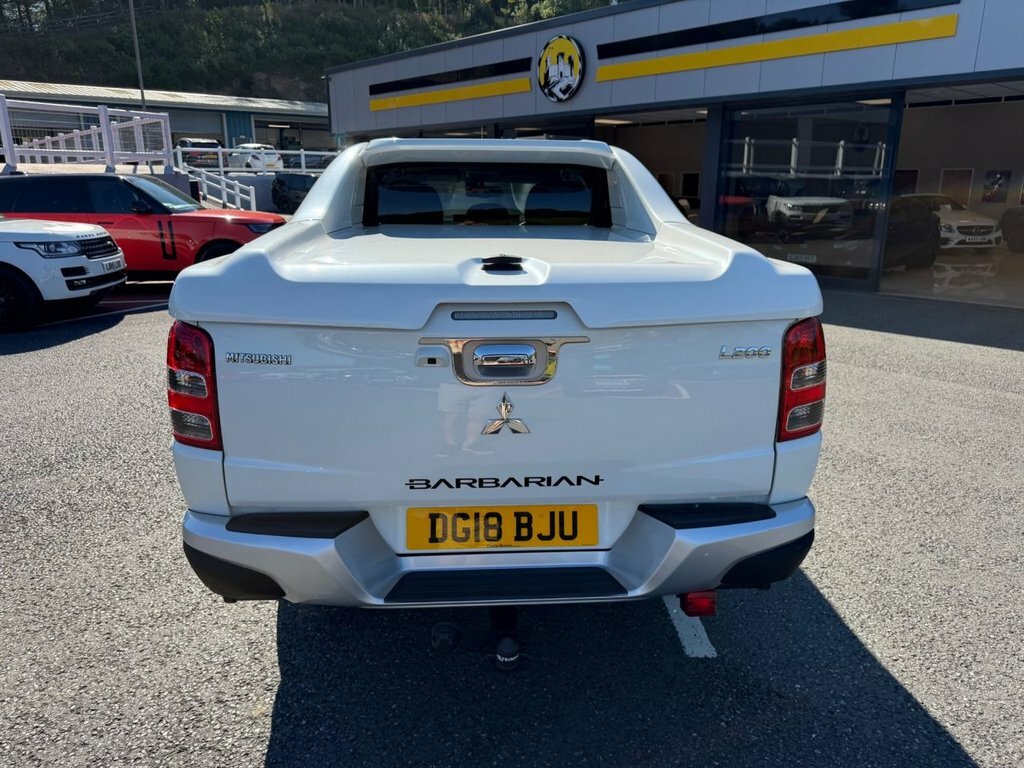 Mitsubishi L200 2.4L Dc Barbarian White #6