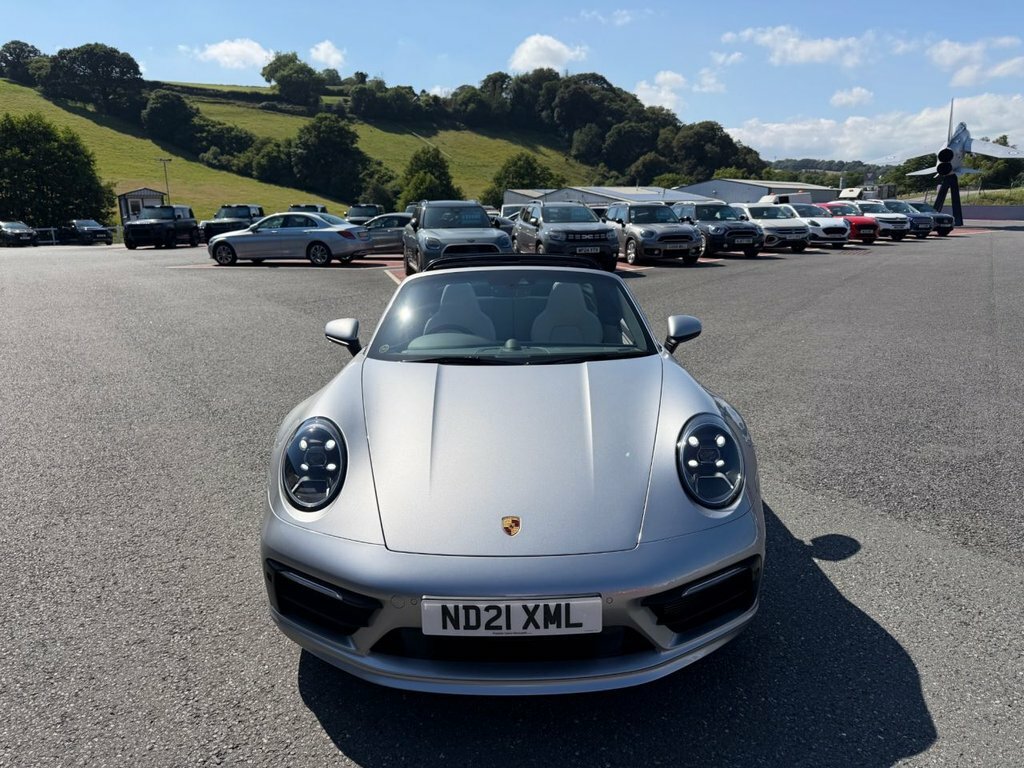 Porsche 911 3L 992 4S Silver