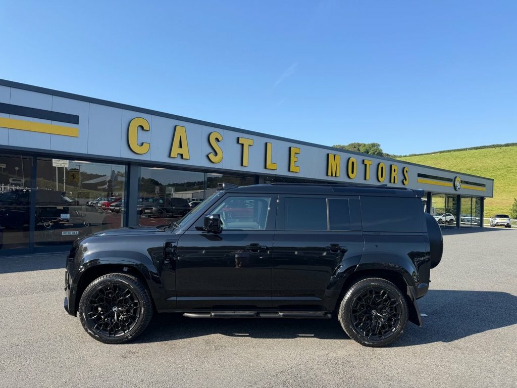 Land Rover Defender 110 Suv Black #2